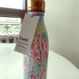 Lilly Swell Bottle New with tags!
